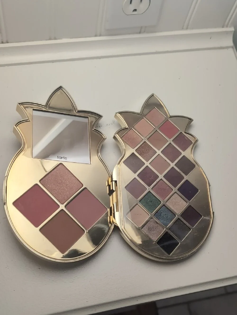 tarte Metallic Gold Pineapple Trinket Tray